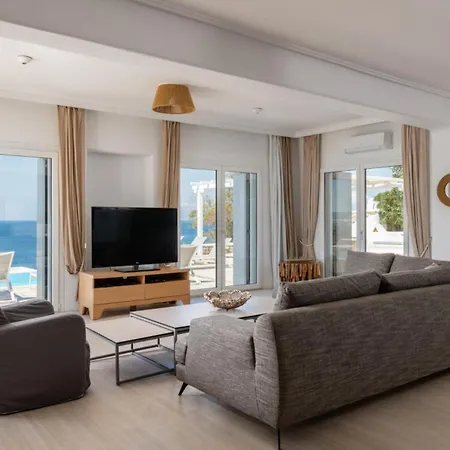Seaview Villa *